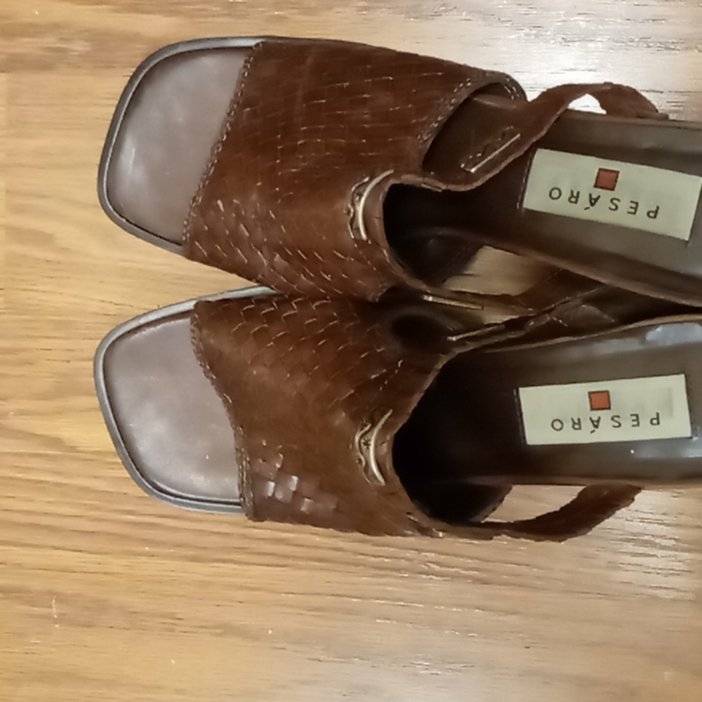 Women's open toe shoe